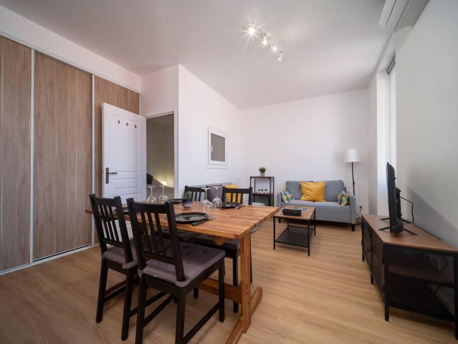 *appartement Climatise Equipe 4 Couchages* * Marseille